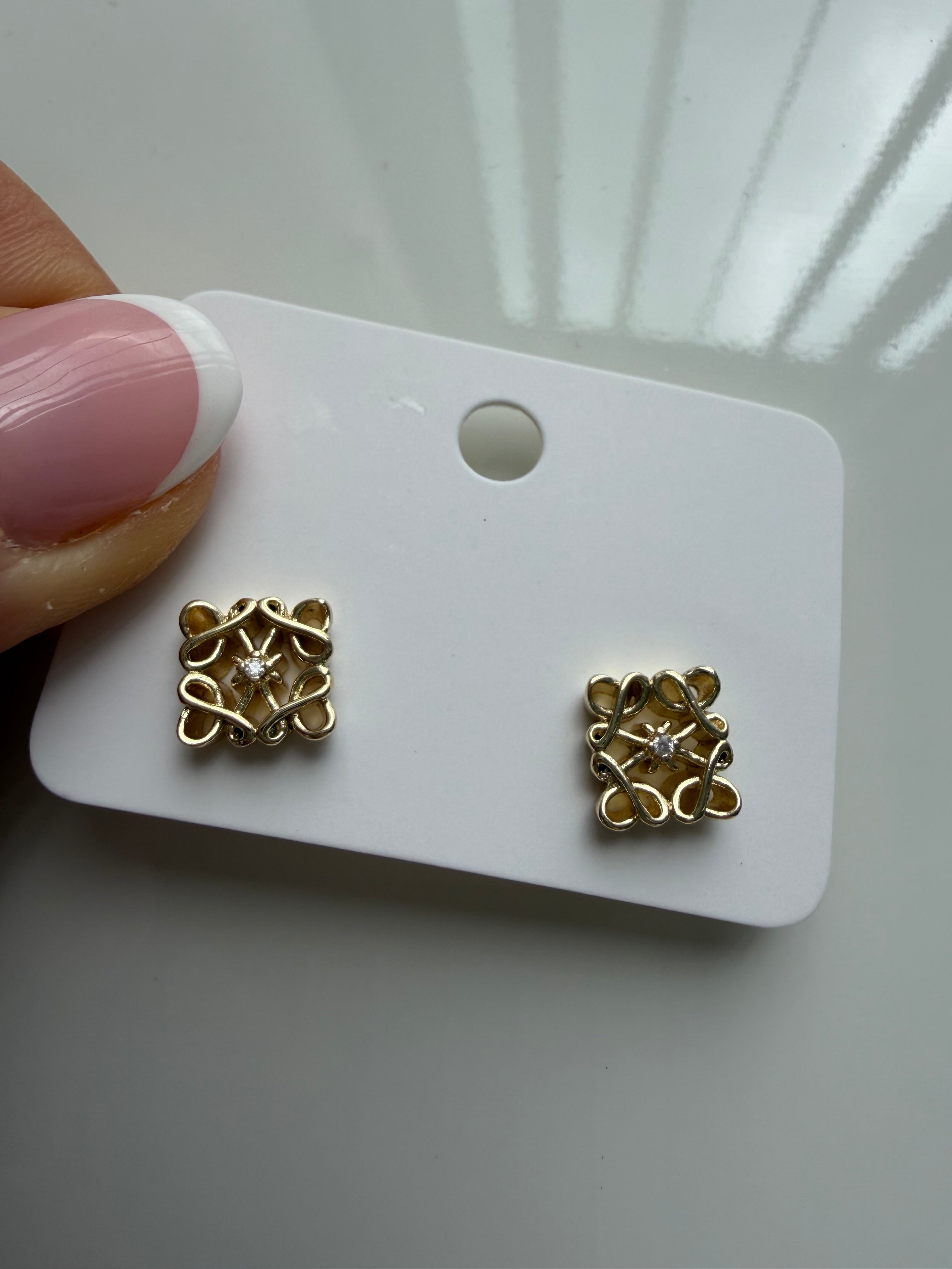 Knot Earrings